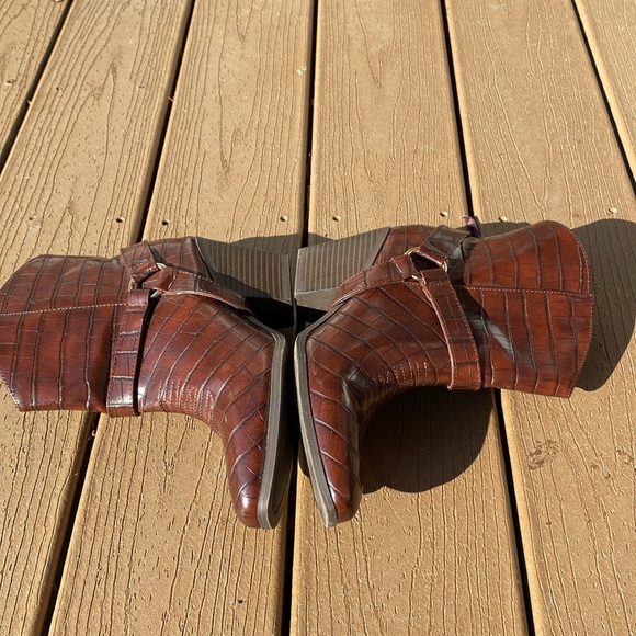 Just Fab Elora buckle under boot detail cowgirl booties faux croc in brown 7.5 - Picture 5 of 16